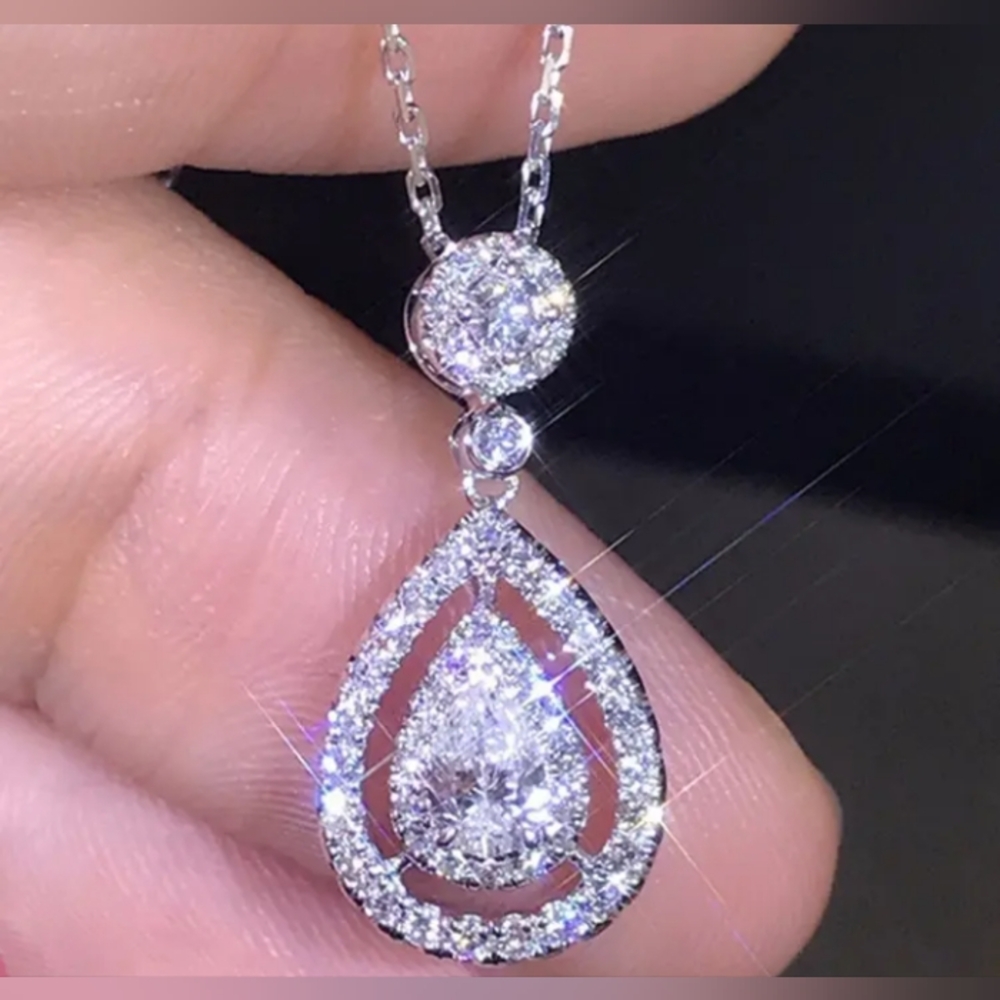 925 White Gold Teardrop Pendant Necklace